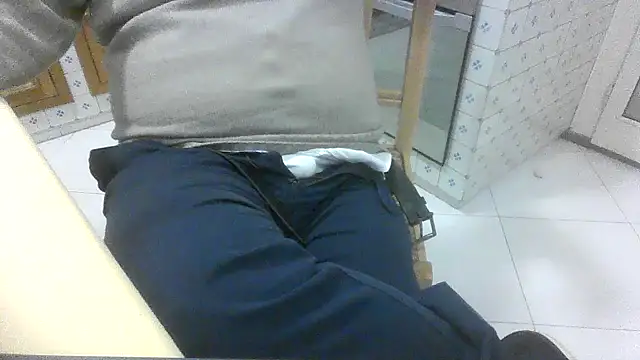 polloiw online show from November 26, 1:44 pm