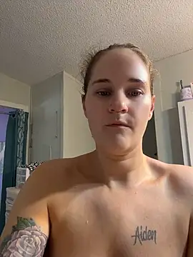 Snapshot of lolabunny9 chatting on May 10, 3:03 pm lolabunny9 online show from May 10, 3:03 pm
