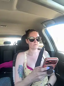 lolabunny9 online show from March 7, 6:35 pm