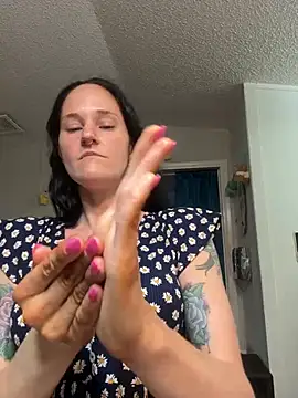 lolabunny9 online show from March 21, 1:56 pm
