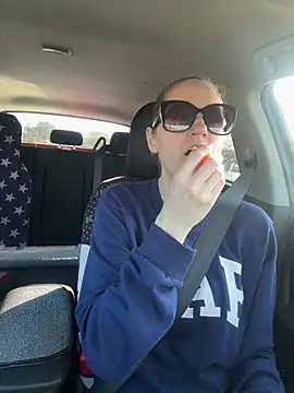 lolabunny9 online show from February 8, 8:50 pm