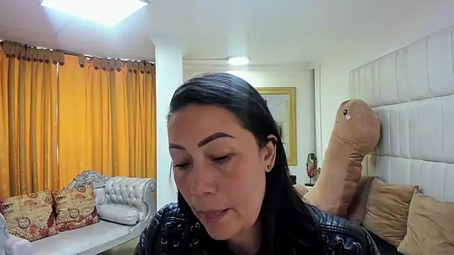 Snapshot of gaby_trent chatting on October 11, 3:24 pm gaby trent online show from October 11, 3:24 pm