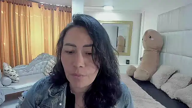 gaby trent online show from February 10, 2:49 pm