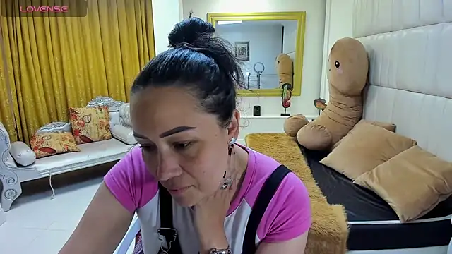 Snapshot of gaby_trent chatting on March 14, 1:02 pm gaby trent online show from March 14, 1:02 pm
