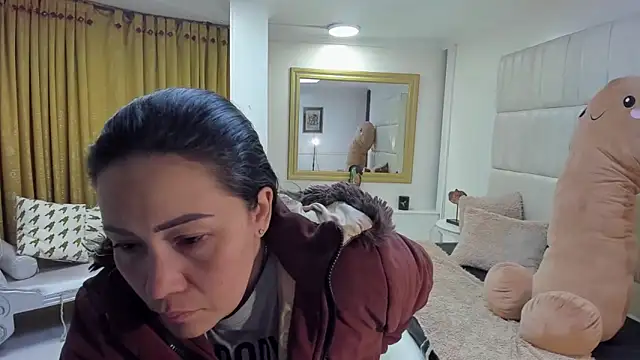 gaby trent online show from November 15, 10:30 am