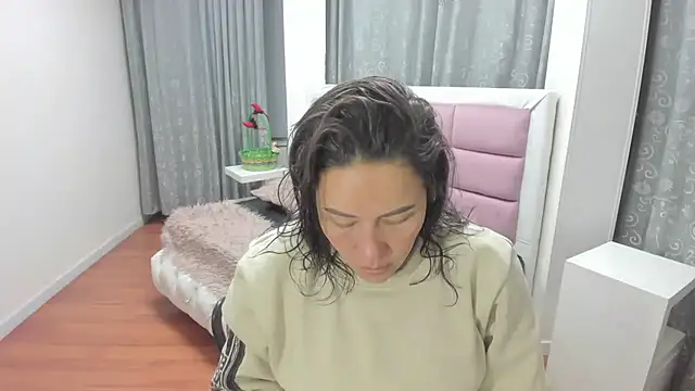 gaby trent online show from July 16, 10:01 am