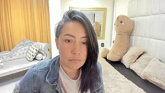 gaby trent online show from February 11, 4:29 pm