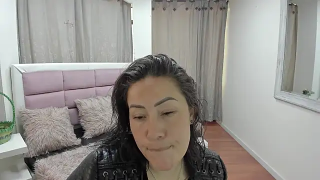 Snapshot of gaby_trent chatting on May 25, 4:28 pm gaby trent online show from May 25, 4:28 pm