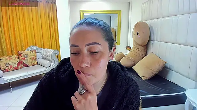 Snapshot of gaby_trent chatting on March 18, 3:55 pm gaby trent online show from March 18, 3:55 pm