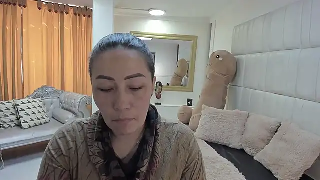 gaby trent online show from December 16, 3:05 pm