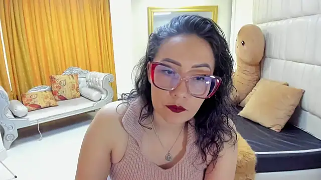 Snapshot of gaby_trent chatting on March 8, 4:28 pm gaby trent online show from March 8, 4:28 pm