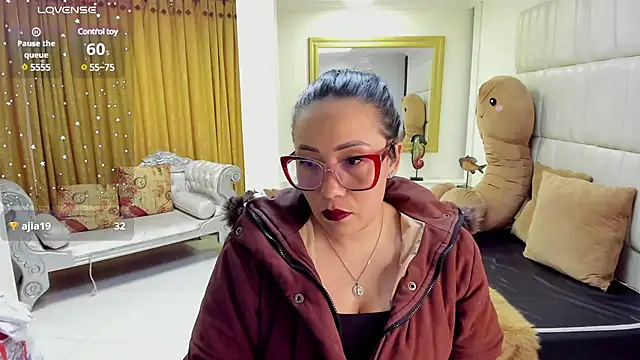 Snapshot of gaby_trent chatting on February 27, 9:25 pm gaby trent online show from February 27, 9:25 pm