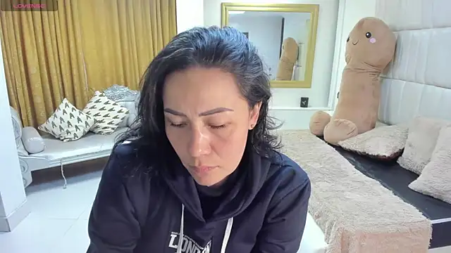 gaby trent online show from November 28, 12:05 pm