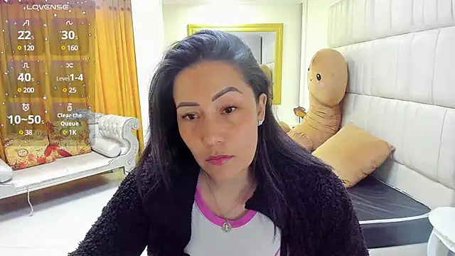 Snapshot of gaby_trent chatting on March 19, 5:17 pm gaby trent online show from March 19, 5:17 pm