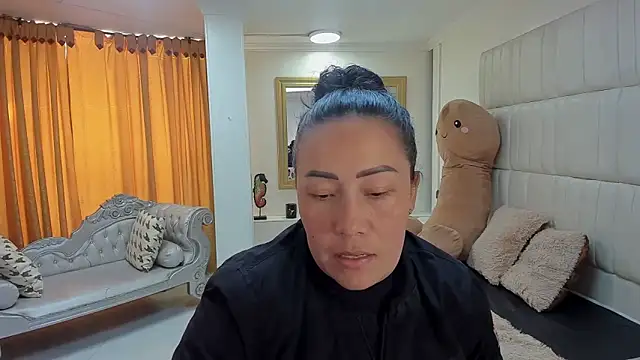 gaby trent online show from February 5, 1:07 pm