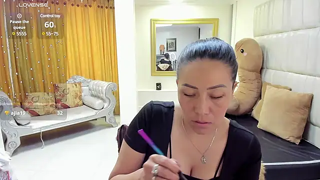 Snapshot of gaby_trent chatting on February 27, 6:20 pm gaby trent online show from February 27, 6:20 pm