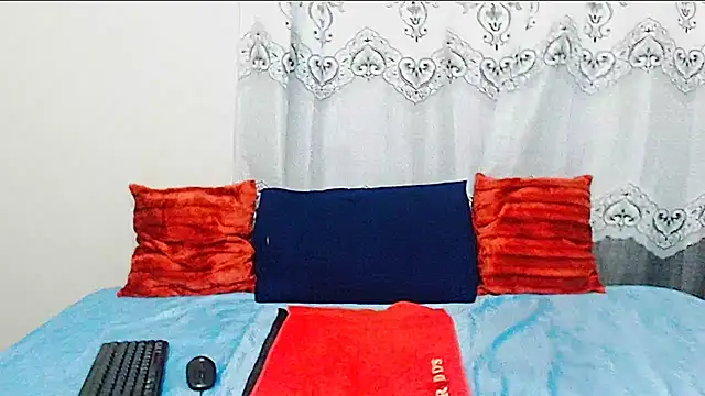 NikkyJigglesX online show from December 21, 12:07 pm