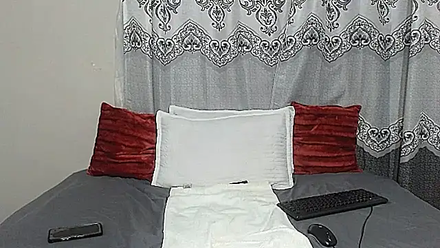 NikkyJigglesX online show from October 4, 2:51 pm