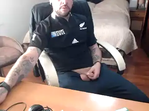 pose14 online show from September 23, 2:40 am