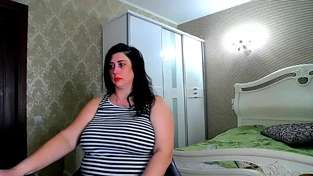 Snapshot of Evelyn_Shy chatting on March 12, 1:08 pm Evelyn Shy online show from March 12, 1:08 pm