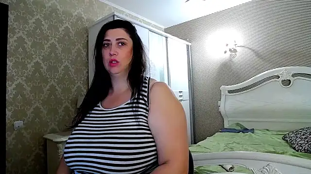 Evelyn Shy online show from October 21, 6:13 am