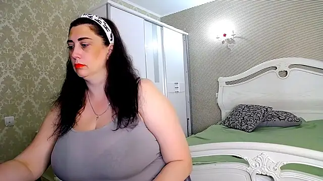 Snapshot of Evelyn_Shy chatting on July 7, 8:18 am Evelyn Shy online show from July 7, 8:18 am