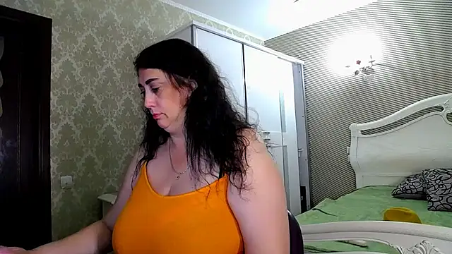 Snapshot of Evelyn_Shy chatting on June 30, 8:47 am Evelyn Shy online show from June 30, 8:47 am