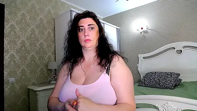 Snapshot of Evelyn_Shy chatting on July 9, 8:04 am Evelyn Shy online show from July 9, 8:04 am