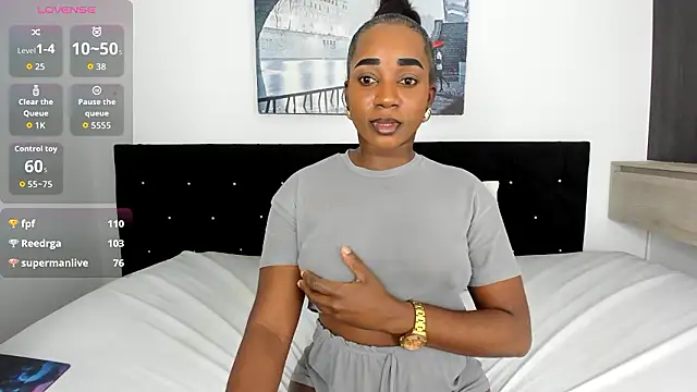 cristaaalclocks1 online show from January 31, 7:12 pm