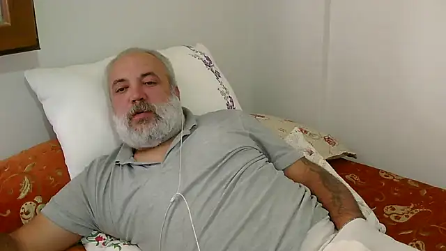 Snapshot of husoizmir chatting on October 5, 11:23 am husoizmir online show from October 5, 11:23 am