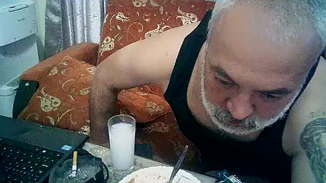 Snapshot of husoizmir chatting on March 22, 8:48 pm husoizmir online show from March 22, 8:48 pm