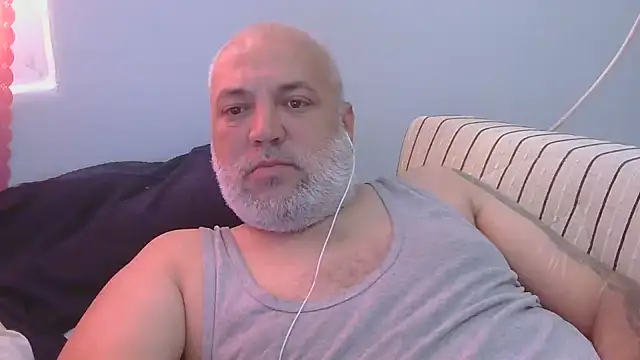Snapshot of husoizmir chatting on June 24, 11:09 am husoizmir online show from June 24, 11:09 am