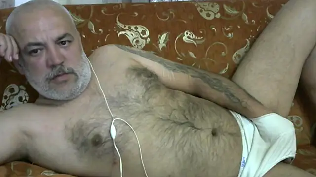 Snapshot of husoizmir chatting on March 5, 12:16 am husoizmir online show from March 5, 12:16 am