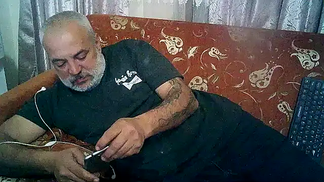 Snapshot of husoizmir chatting on March 19, 6:34 pm husoizmir online show from March 19, 6:34 pm