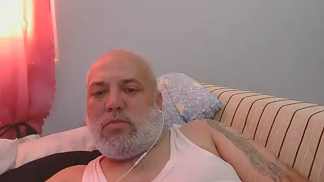 Snapshot of husoizmir chatting on June 27, 12:22 pm husoizmir online show from June 27, 12:22 pm