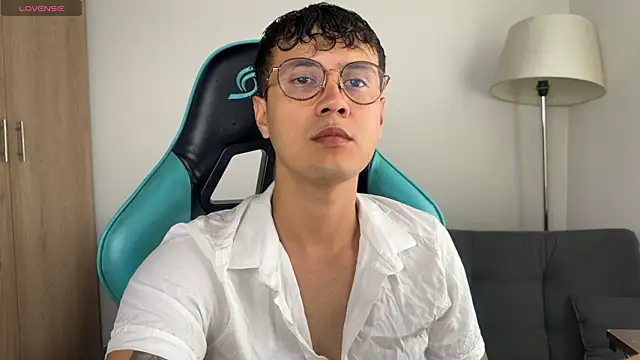 LeaneSeb online show from March 9, 6:33 pm