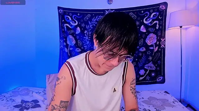 Snapshot of LeaneSeb chatting on February 28, 6:41 pm LeaneSeb online show from February 28, 6:41 pm