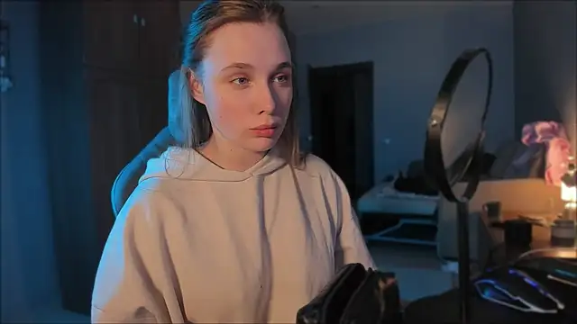 Snapshot of Rachel_Ro chatting on January 11, 4:14 pm Rachel Ro online show from January 11, 4:14 pm