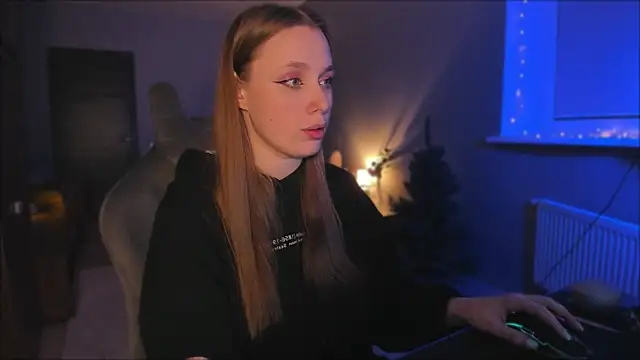 Snapshot of Rachel_Ro chatting on December 15, 6:48 pm Rachel Ro online show from December 15, 6:48 pm