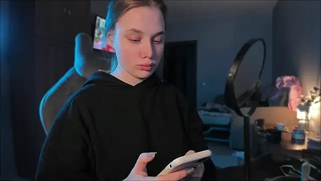 Snapshot of Rachel_Ro chatting on January 10, 7:57 am Rachel Ro online show from January 10, 7:57 am