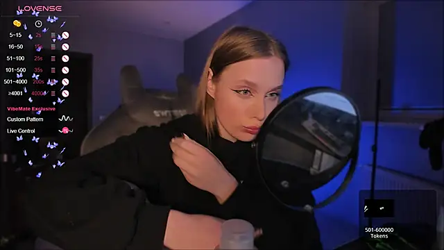 Snapshot of Rachel_Ro chatting on December 9, 10:52 pm Rachel Ro online show from December 9, 10:52 pm