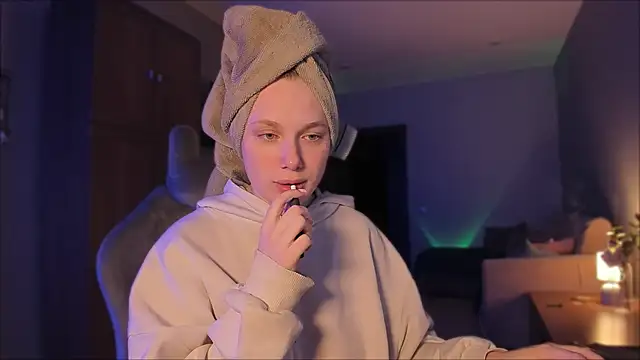 Snapshot of Rachel_Ro chatting on December 20, 8:34 pm Rachel Ro online show from December 20, 8:34 pm