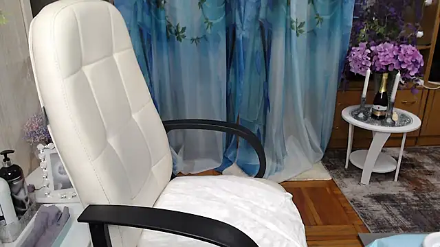 Mika Passion online show from December 5, 9:41 am