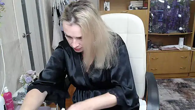 Snapshot of Mika_Passion chatting on September 20, 8:08 am Mika Passion online show from September 20, 8:08 am