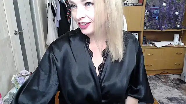 Snapshot of Mika_Passion chatting on September 23, 8:54 am Mika Passion online show from September 23, 8:54 am
