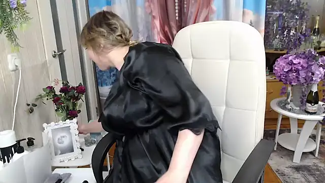 Mika Passion online show from March 28, 8:04 am