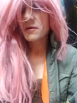 Snapshot of KandiK37 chatting on January 28, 7:21 pm KandiK37 online show from January 28, 7:21 pm