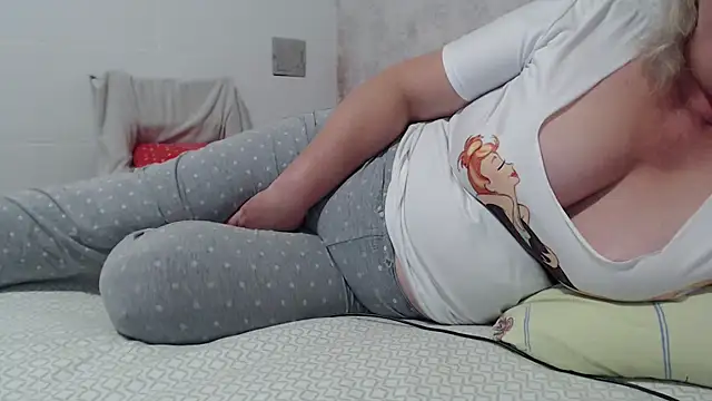 Miss Night21 online show from October 22, 7:08 am