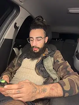 Snapshot of Av0caT chatting on December 14, 10:26 pm Av0caT online show from December 14, 10:26 pm