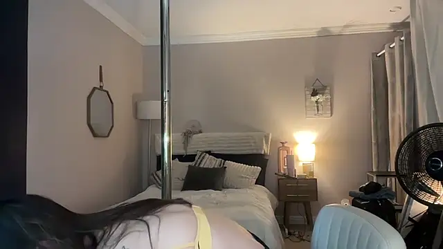 Snapshot of CrazyKittenMeow chatting on September 27, 11:22 pm CrazyKittenMeow online show from September 27, 11:22 pm